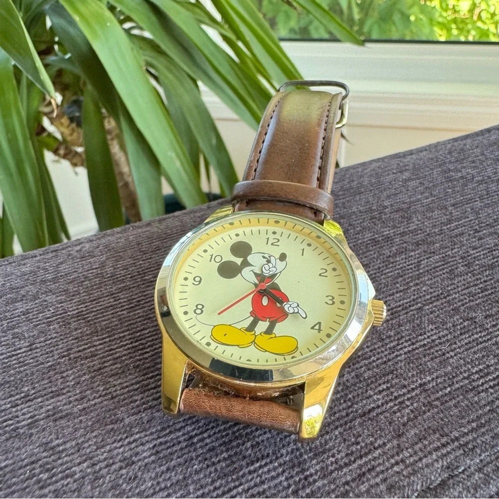 Vintage Mickey Mouse Disney Wide Face Analog Watch with Brown Leather Band - Picture 4 of 16
